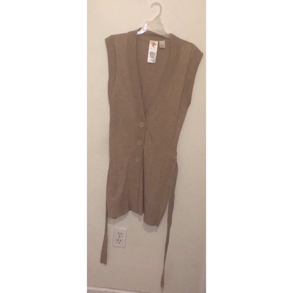Like, love sweater size large - Picture 1 of 3